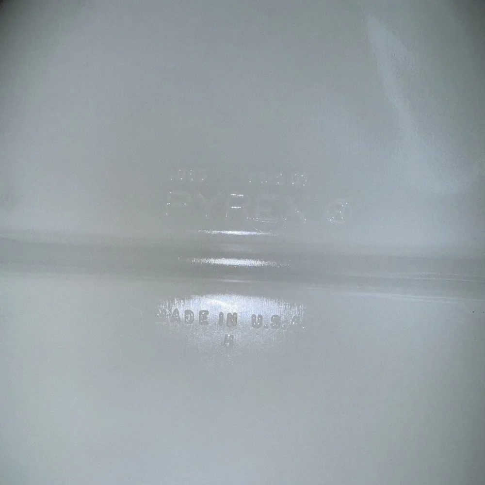 Pyrex Divided Serving Dish Unisex 1.5 QT White 1063 Opal Milk Glass Vintage‎ USA